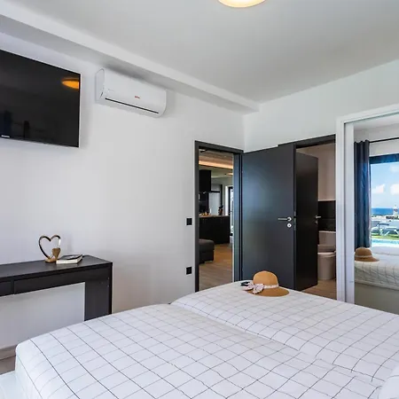 Great View - Luxury With Sea View Apartment *