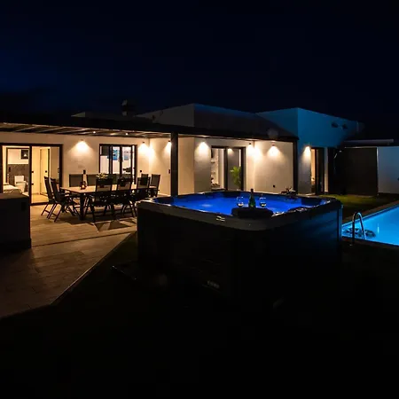 Great View - Luxury With Sea View Apartment