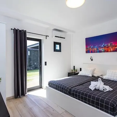 Great View - Luxury With Sea View Apartment *