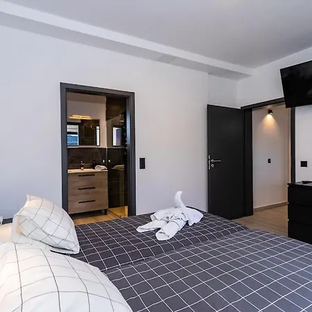 Great View - Luxury With Sea View Apartment